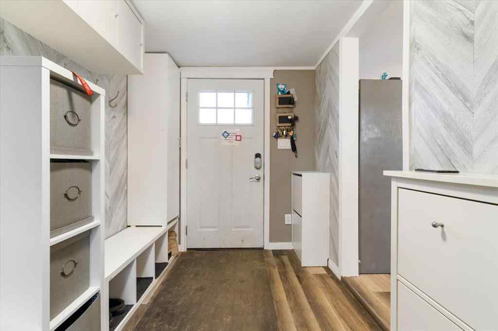 MLS® A2267885 - 6337 93 Street  in Country Club Estates Grande Prairie, Residential