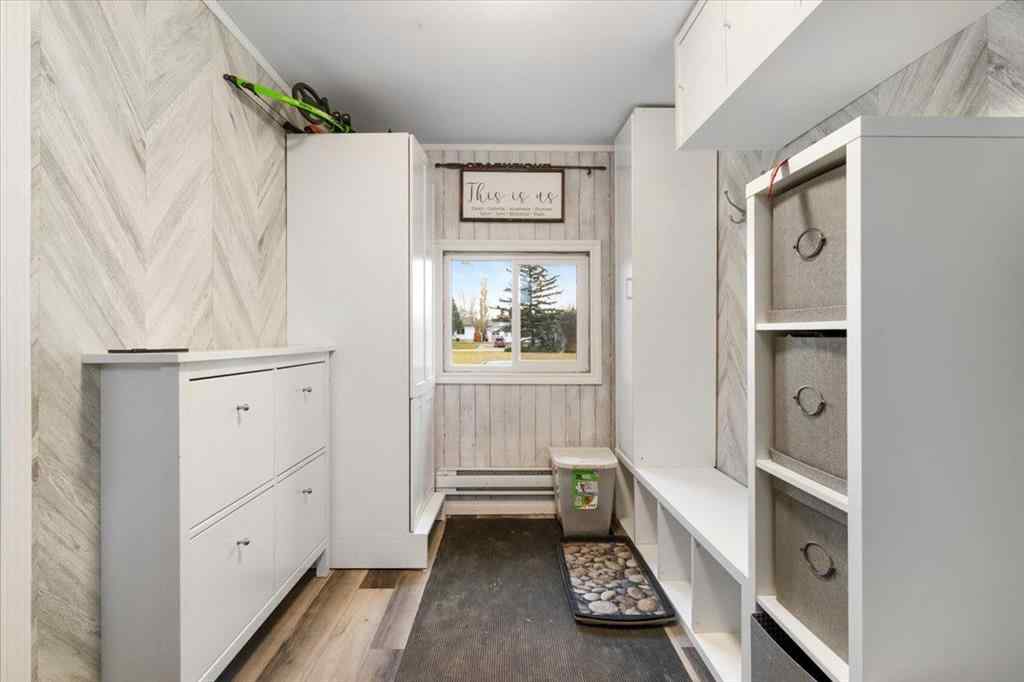 MLS® A2267885 - 6337 93 Street  in Country Club Estates Grande Prairie, Residential