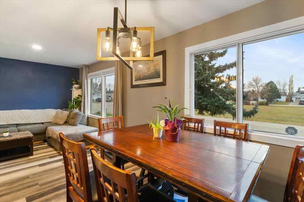 MLS® A2267885 - 6337 93 Street  in Country Club Estates Grande Prairie, Residential