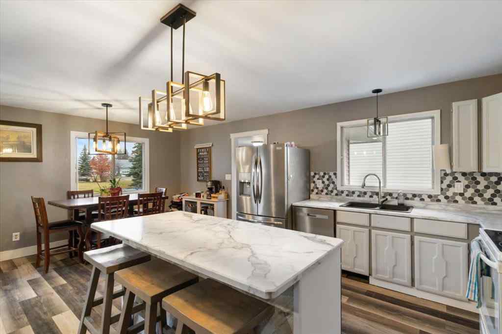 MLS® A2267885 - 6337 93 Street  in Country Club Estates Grande Prairie, Residential