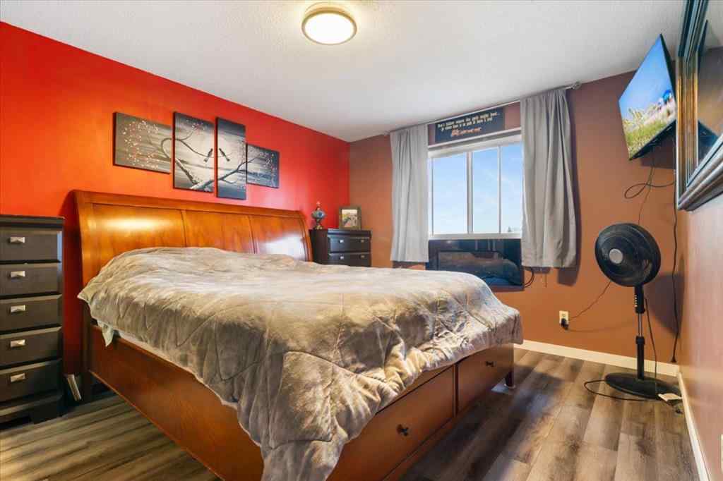 MLS® A2267885 - 6337 93 Street  in Country Club Estates Grande Prairie, Residential