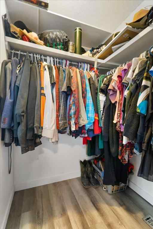 MLS® A2267885 - 6337 93 Street  in Country Club Estates Grande Prairie, Residential