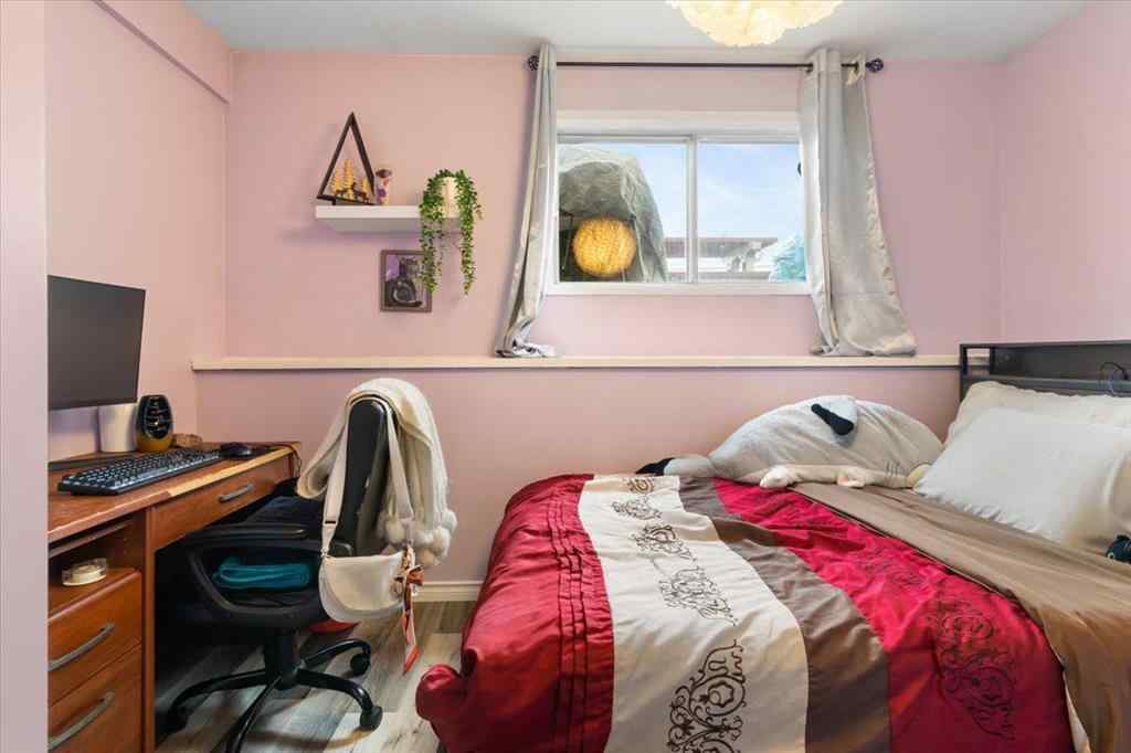 MLS® A2267885 - 6337 93 Street  in Country Club Estates Grande Prairie, Residential