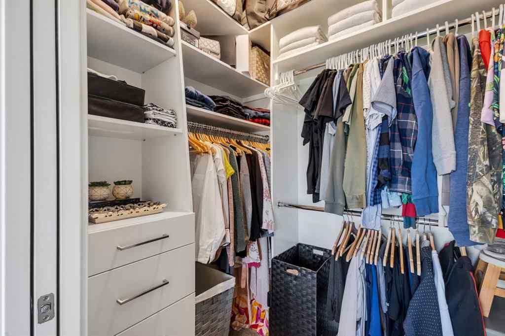 MLS® A2267892 - 5107 6 Street SW in Windsor Park Calgary, Residential