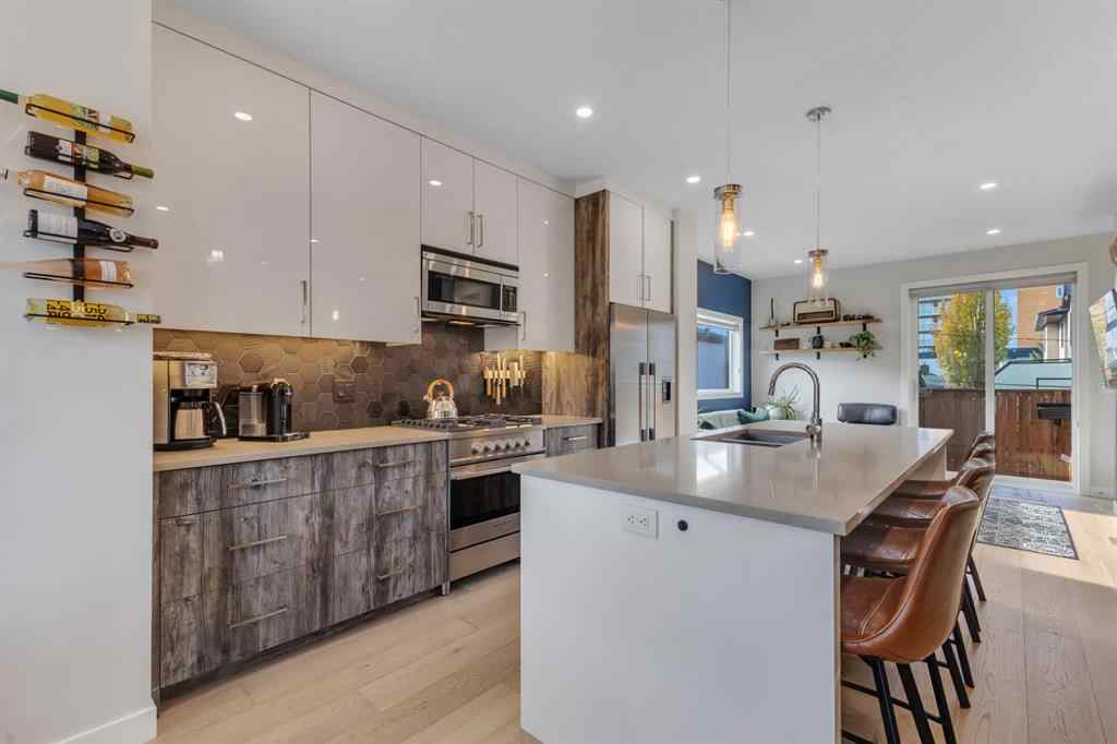 MLS® A2267892 - 5107 6 Street SW in Windsor Park Calgary, Residential