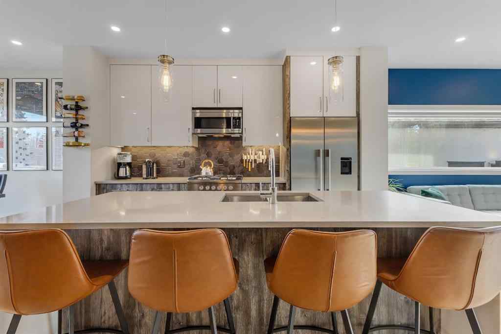 MLS® A2267892 - 5107 6 Street SW in Windsor Park Calgary, Residential