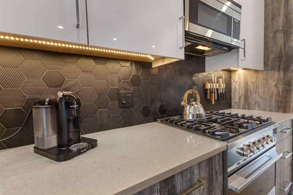 MLS® A2267892 - 5107 6 Street SW in Windsor Park Calgary, Residential