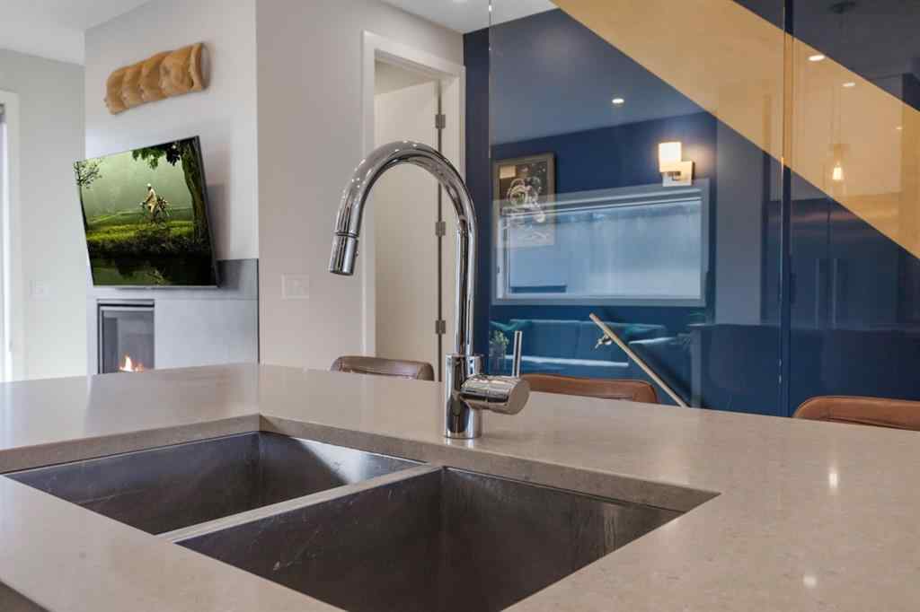 MLS® A2267892 - 5107 6 Street SW in Windsor Park Calgary, Residential