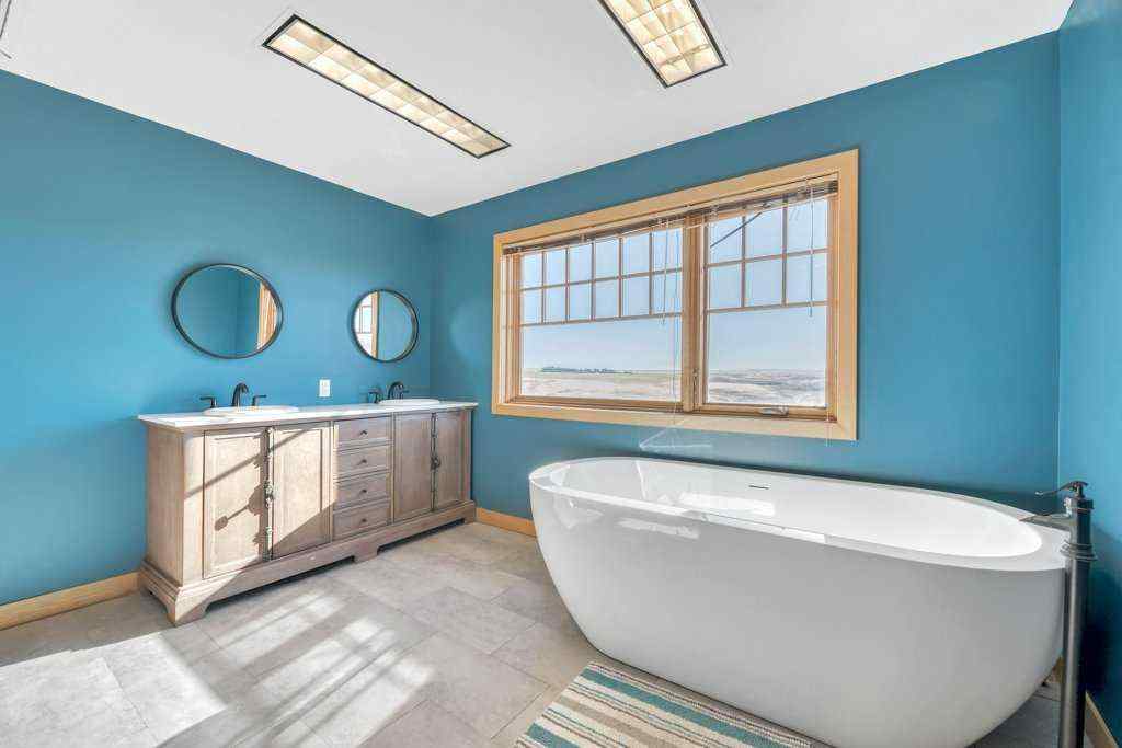 MLS® A2267897 - 253019 Range Road 241   in NONE Rural Wheatland County, Residential