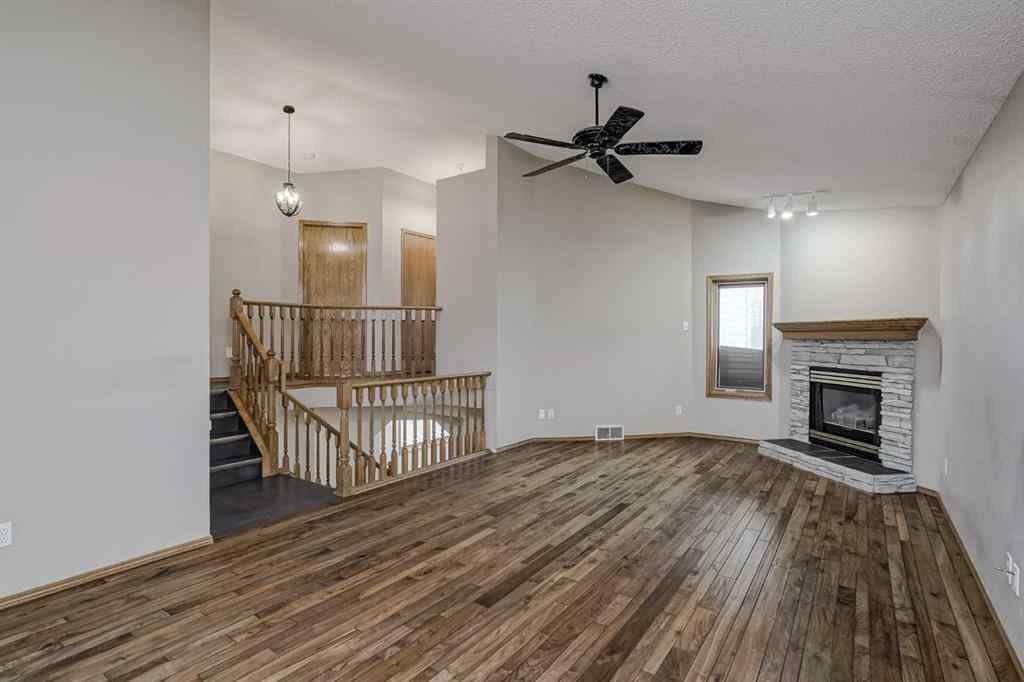 MLS&reg; # A2267898 - 270 Douglas Glen Court SE in Douglasdale/Glen Calgary, Residential Open Houses