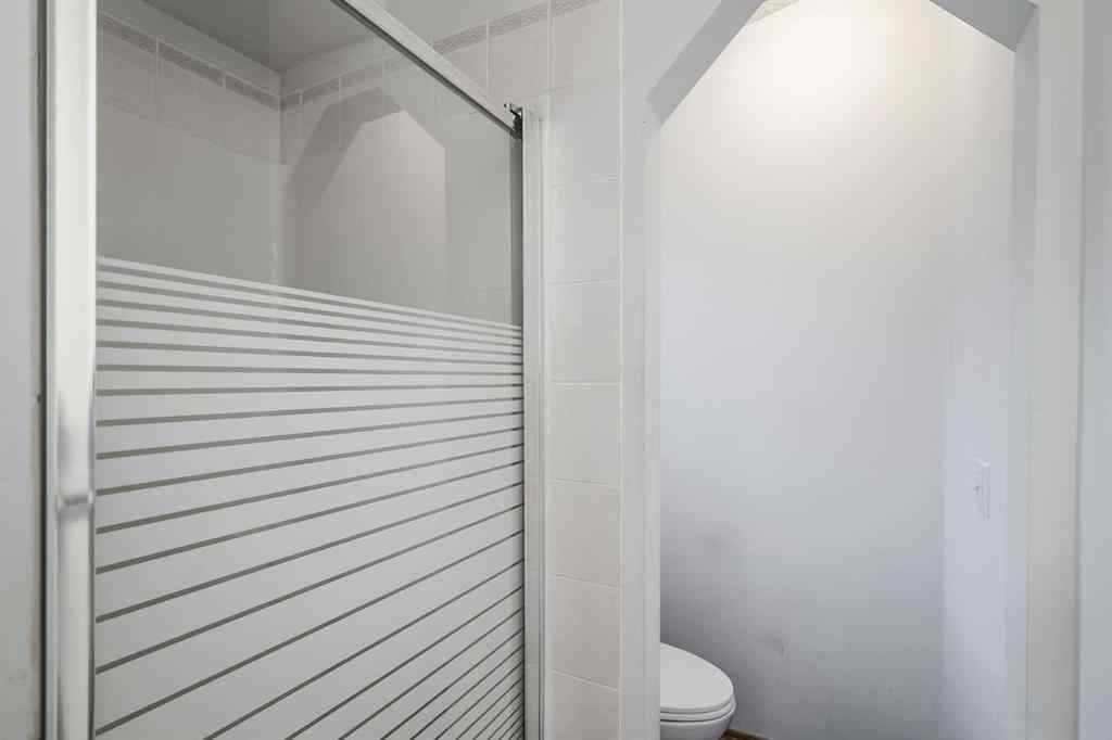 MLS&reg; # A2267898 - 270 Douglas Glen Court SE in Douglasdale/Glen Calgary, Residential Open Houses