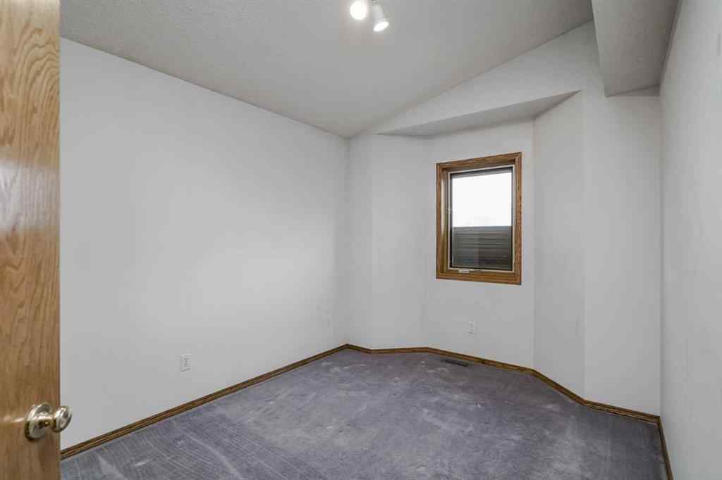 MLS&reg; # A2267898 - 270 Douglas Glen Court SE in Douglasdale/Glen Calgary, Residential Open Houses