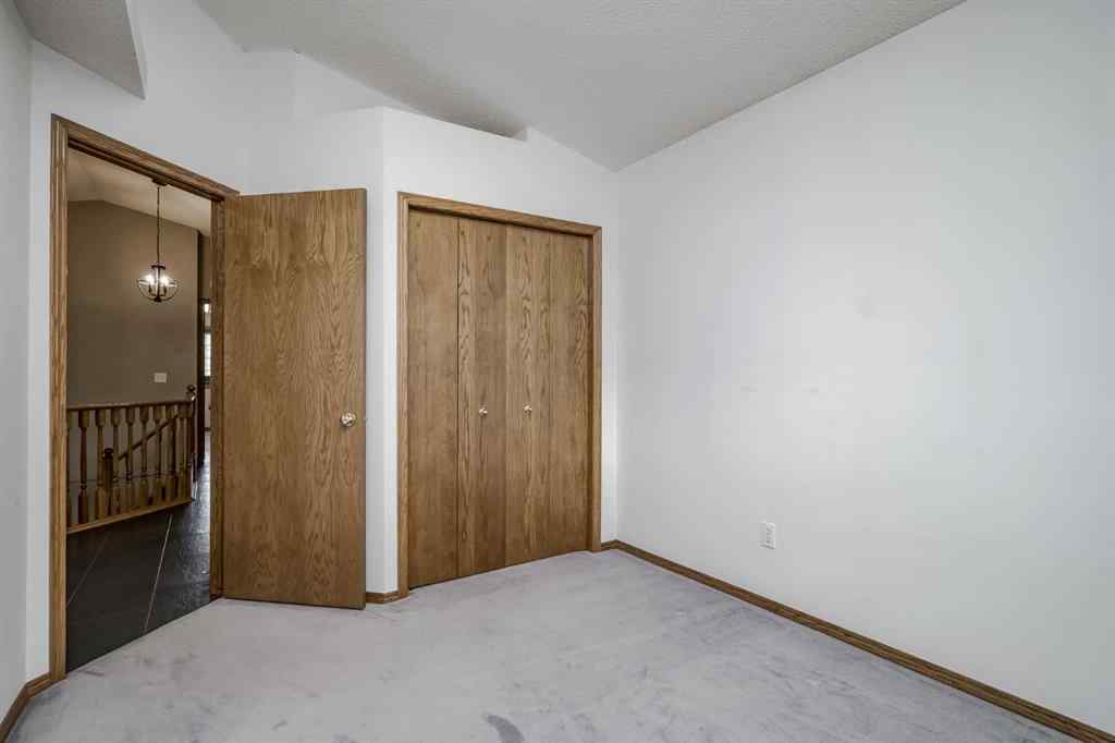 MLS&reg; # A2267898 - 270 Douglas Glen Court SE in Douglasdale/Glen Calgary, Residential Open Houses