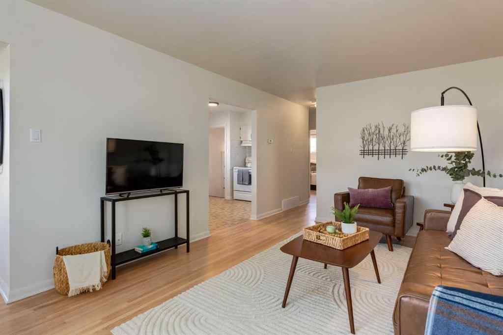 MLS® A2267917 - 126 Winston Drive SW in Westgate Calgary, Residential