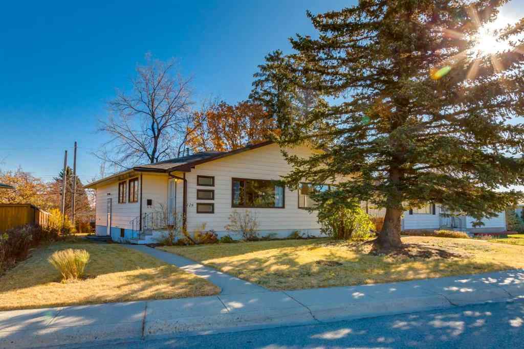 MLS® A2267917 - 126 Winston Drive SW in Westgate Calgary, Residential