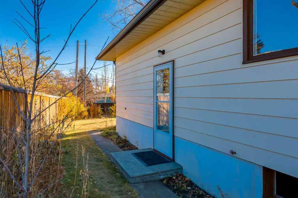 MLS® A2267917 - 126 Winston Drive SW in Westgate Calgary, Residential