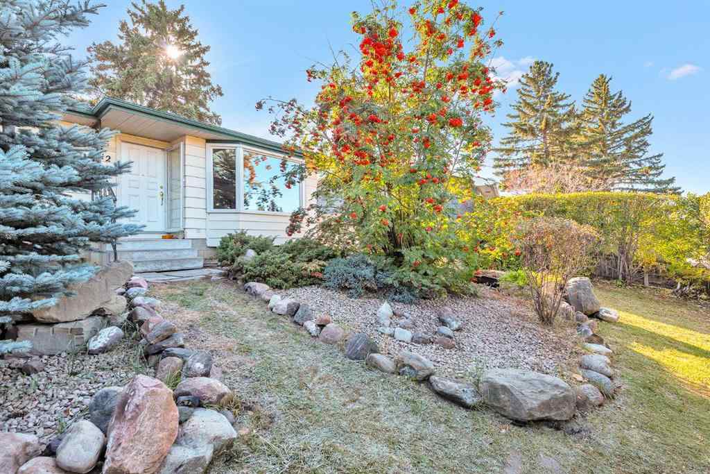 MLS® A2267924 - 212 Dovercrest Place SE in Dover Calgary, Residential