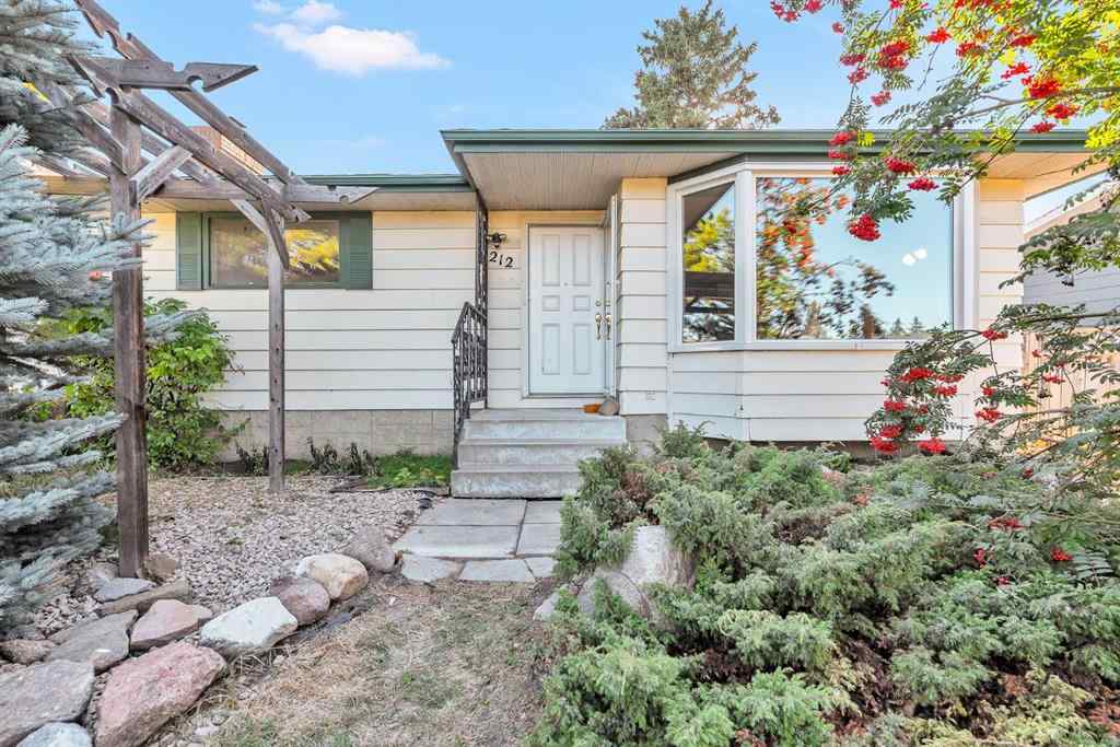 MLS® A2267924 - 212 Dovercrest Place SE in Dover Calgary, Residential