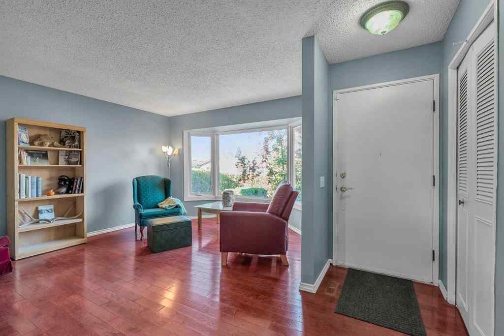 MLS® A2267924 - 212 Dovercrest Place SE in Dover Calgary, Residential