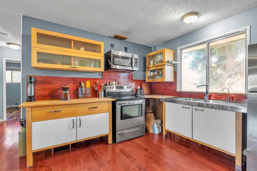 MLS® A2267924 - 212 Dovercrest Place SE in Dover Calgary, Residential