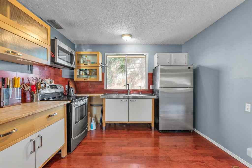 MLS® A2267924 - 212 Dovercrest Place SE in Dover Calgary, Residential