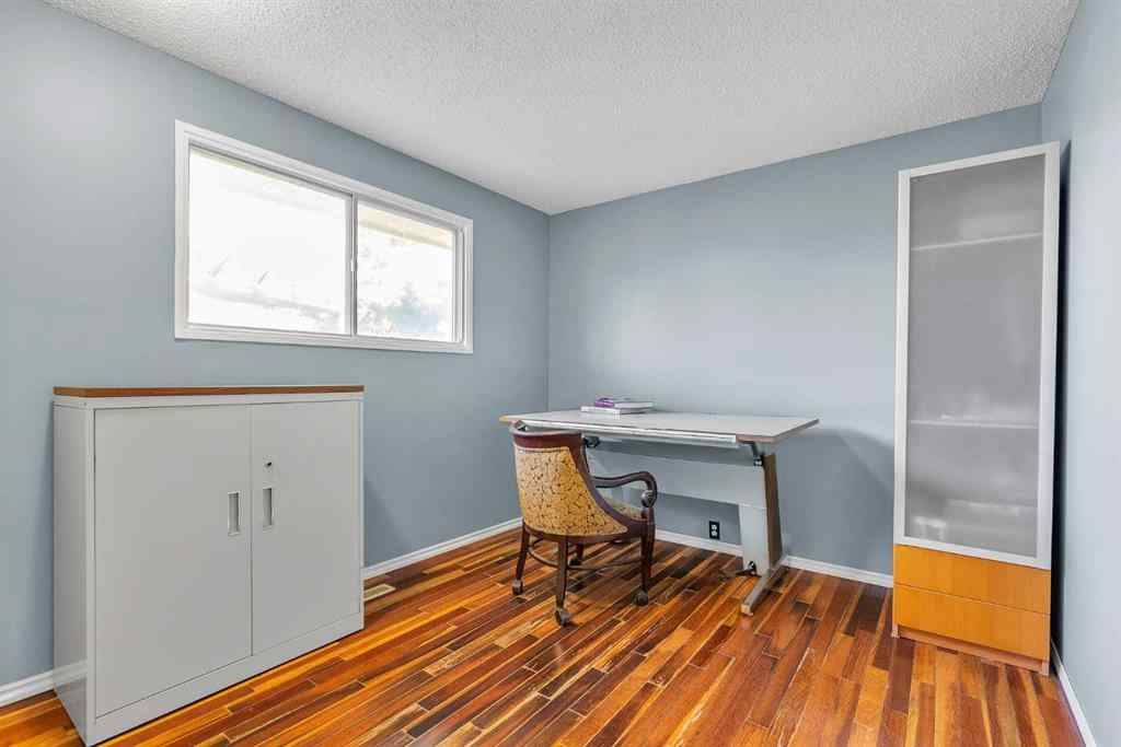 MLS® A2267924 - 212 Dovercrest Place SE in Dover Calgary, Residential