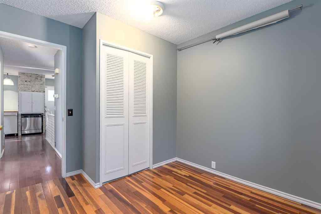 MLS® A2267924 - 212 Dovercrest Place SE in Dover Calgary, Residential