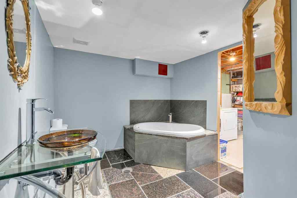 MLS® A2267924 - 212 Dovercrest Place SE in Dover Calgary, Residential