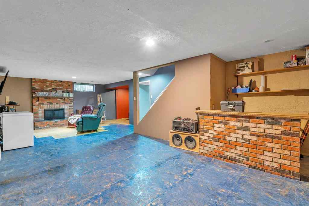 MLS® A2267924 - 212 Dovercrest Place SE in Dover Calgary, Residential