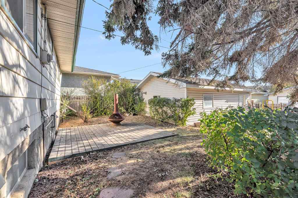 MLS® A2267924 - 212 Dovercrest Place SE in Dover Calgary, Residential