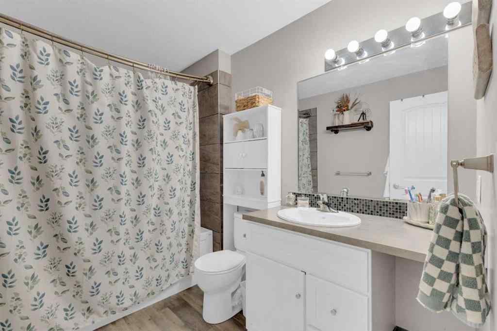 MLS® A2267934 - 25 Erickson Drive  in Eastview Estates Red Deer, Residential