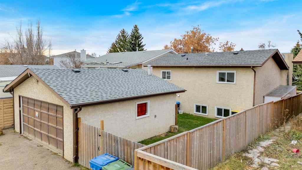MLS® A2267934 - 25 Erickson Drive  in Eastview Estates Red Deer, Residential