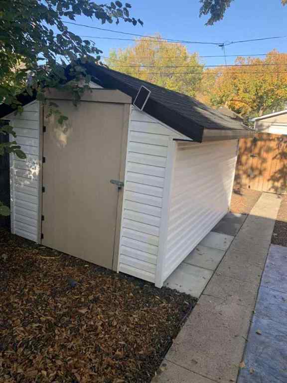 MLS® A2267941 - 866 Balmoral Street SE in River Flats Medicine Hat, Residential