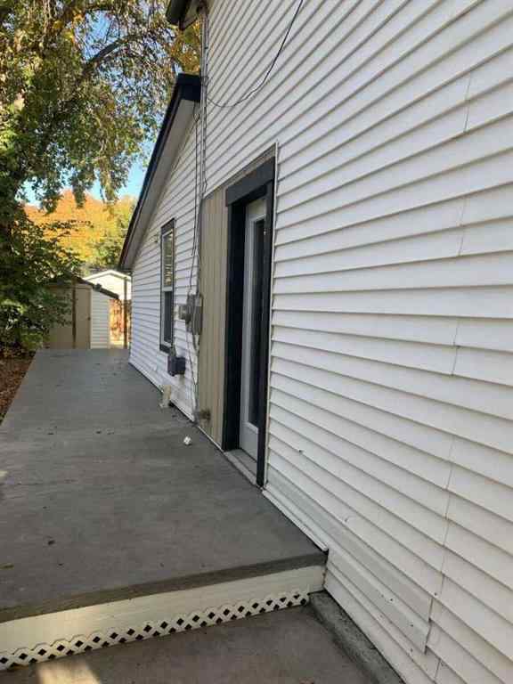 MLS® A2267941 - 866 Balmoral Street SE in River Flats Medicine Hat, Residential