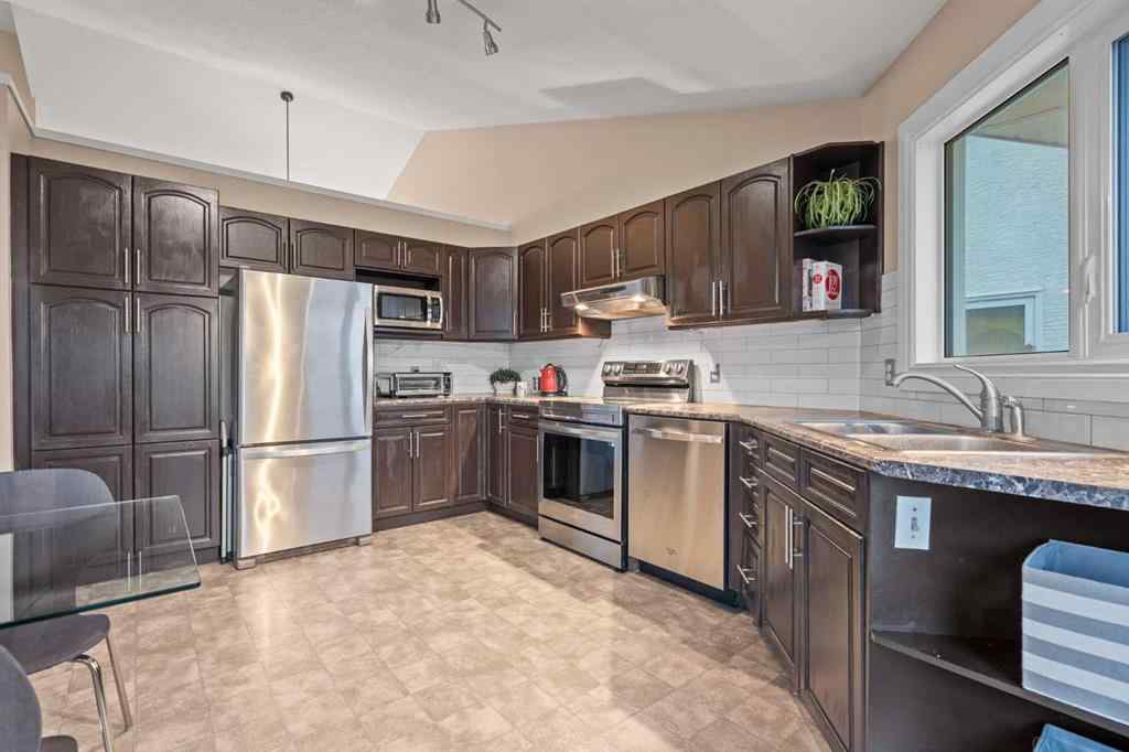 MLS® A2267944 - 43 Sunset Crescent  in Suntree Okotoks, Residential