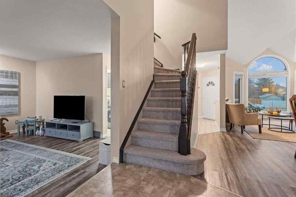 MLS® A2267944 - 43 Sunset Crescent  in Suntree Okotoks, Residential