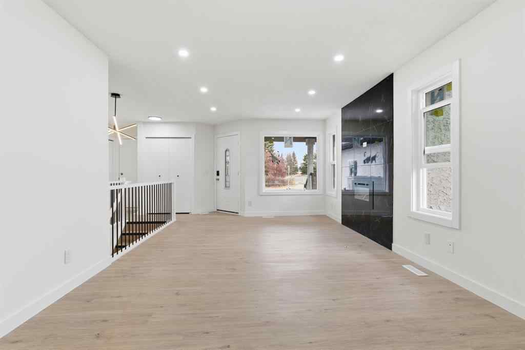 MLS® A2267947 - 5 Del Monica Bay NE in Monterey Park Calgary, Residential