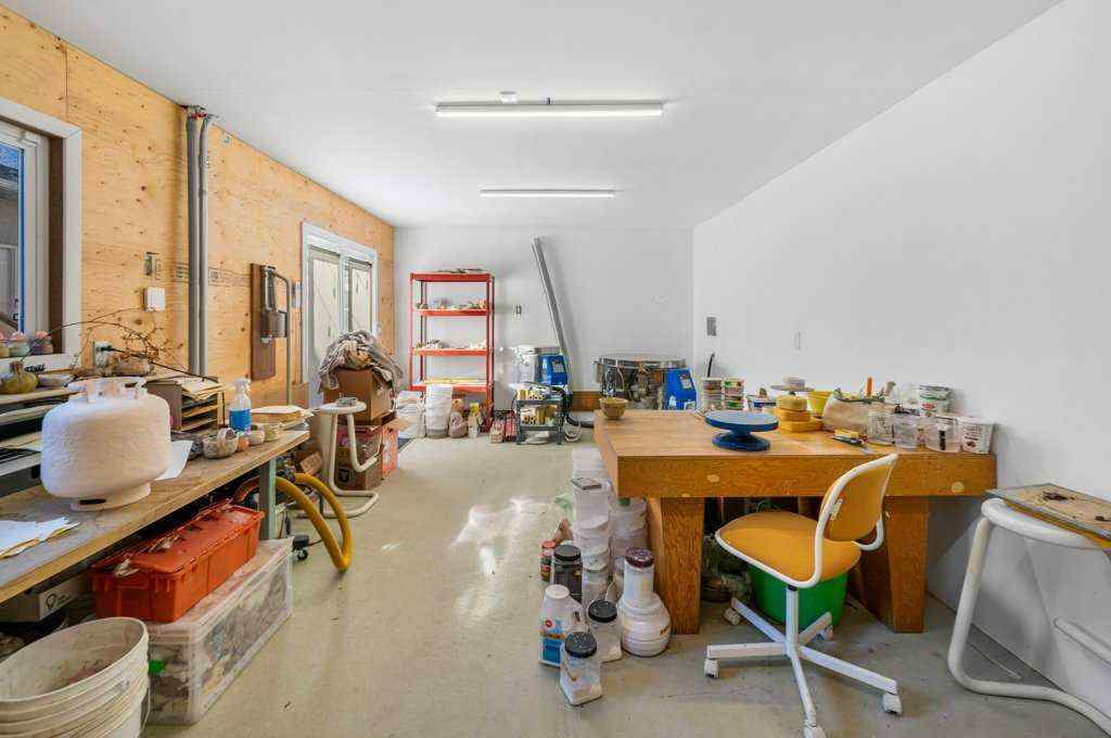 MLS® A2267956 - 2340 54 Avenue SW in North Glenmore Park Calgary, Residential