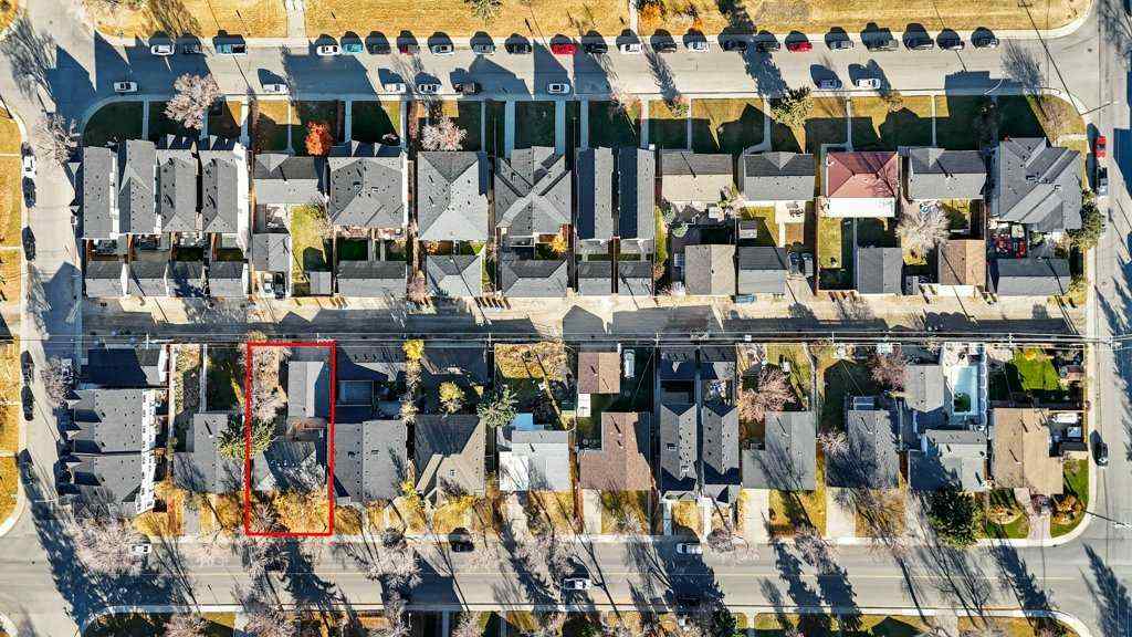 MLS® A2267956 - 2340 54 Avenue SW in North Glenmore Park Calgary, Residential