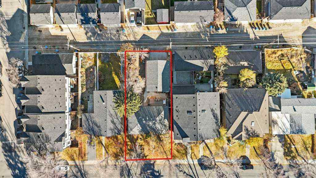 MLS® A2267956 - 2340 54 Avenue SW in North Glenmore Park Calgary, Residential