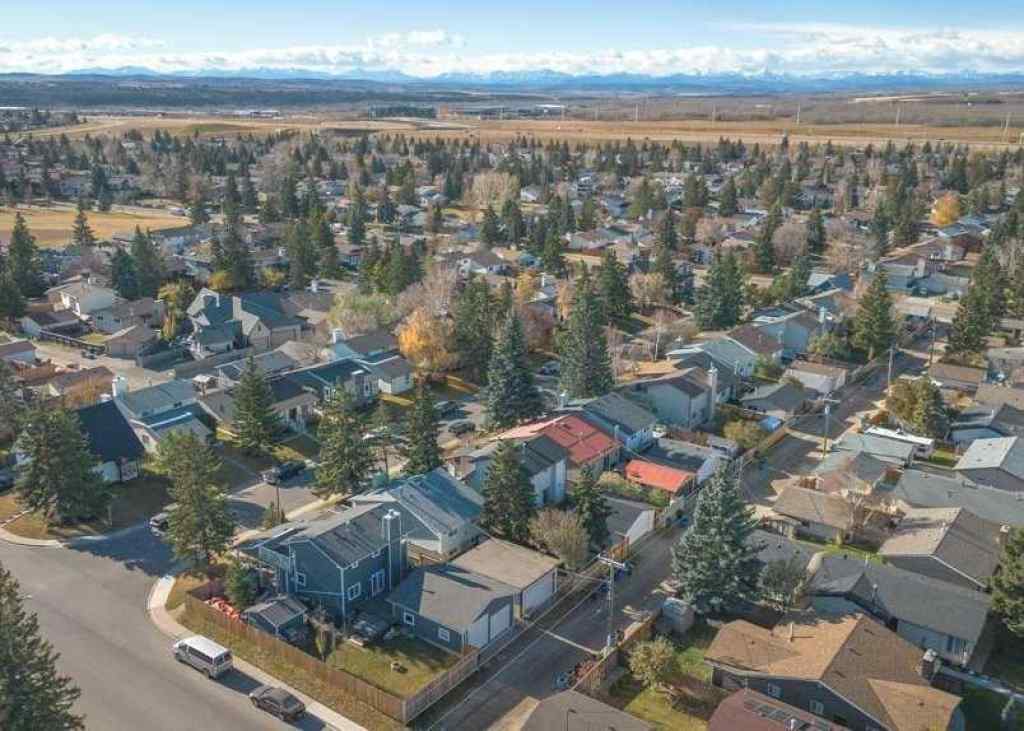 MLS® A2267958 - 3112 107 Avenue SW in Cedarbrae Calgary, Residential