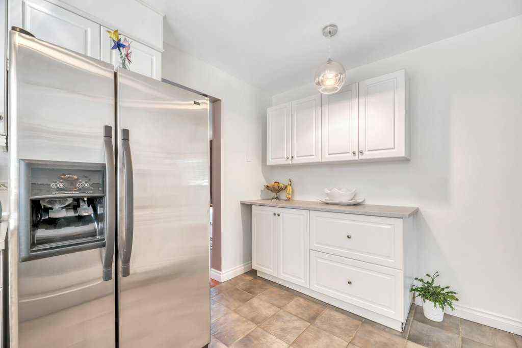 MLS® A2267958 - 3112 107 Avenue SW in Cedarbrae Calgary, Residential