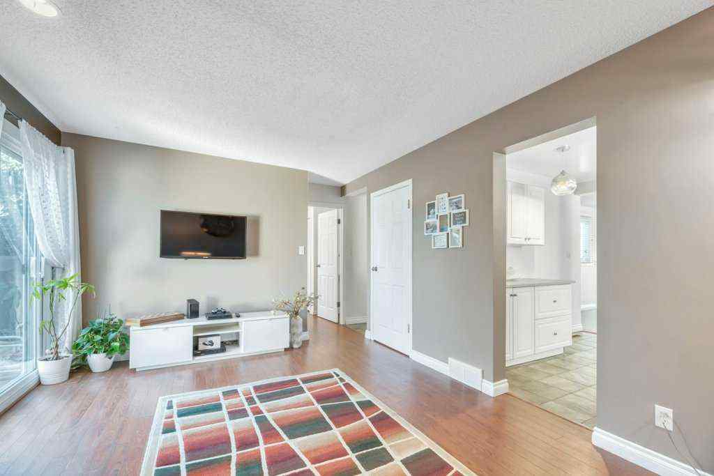 MLS® A2267958 - 3112 107 Avenue SW in Cedarbrae Calgary, Residential