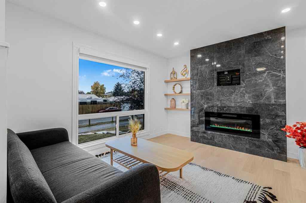 MLS® A2267968 - Unit #2 112 Erin Grove Close SE in Erin Woods Calgary, Residential