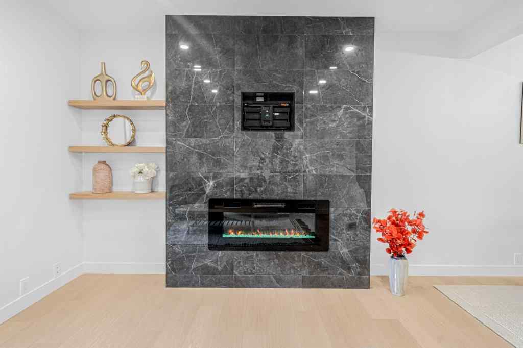 MLS® A2267968 - Unit #2 112 Erin Grove Close SE in Erin Woods Calgary, Residential