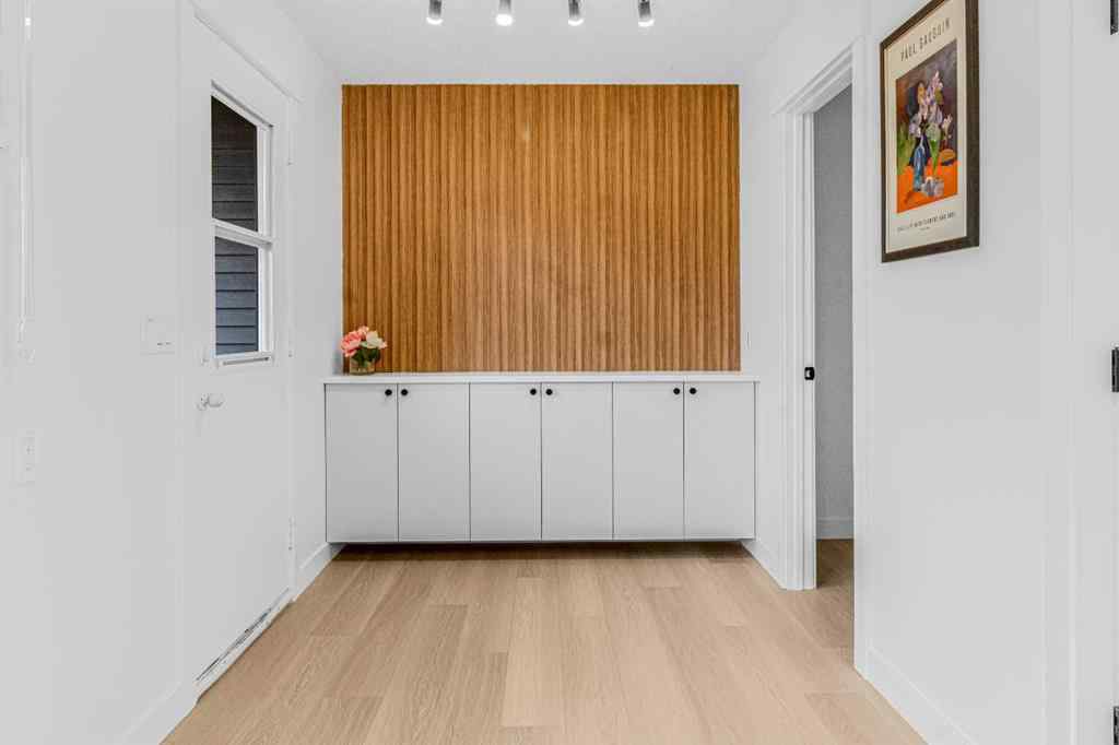 MLS® A2267968 - Unit #2 112 Erin Grove Close SE in Erin Woods Calgary, Residential