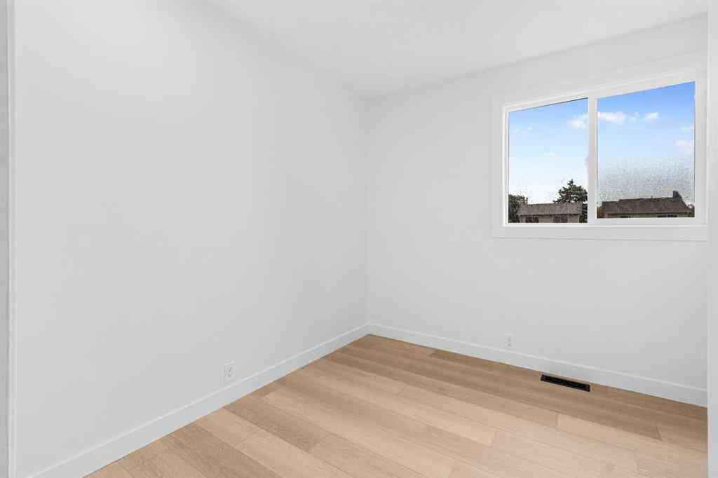 MLS® A2267968 - Unit #2 112 Erin Grove Close SE in Erin Woods Calgary, Residential