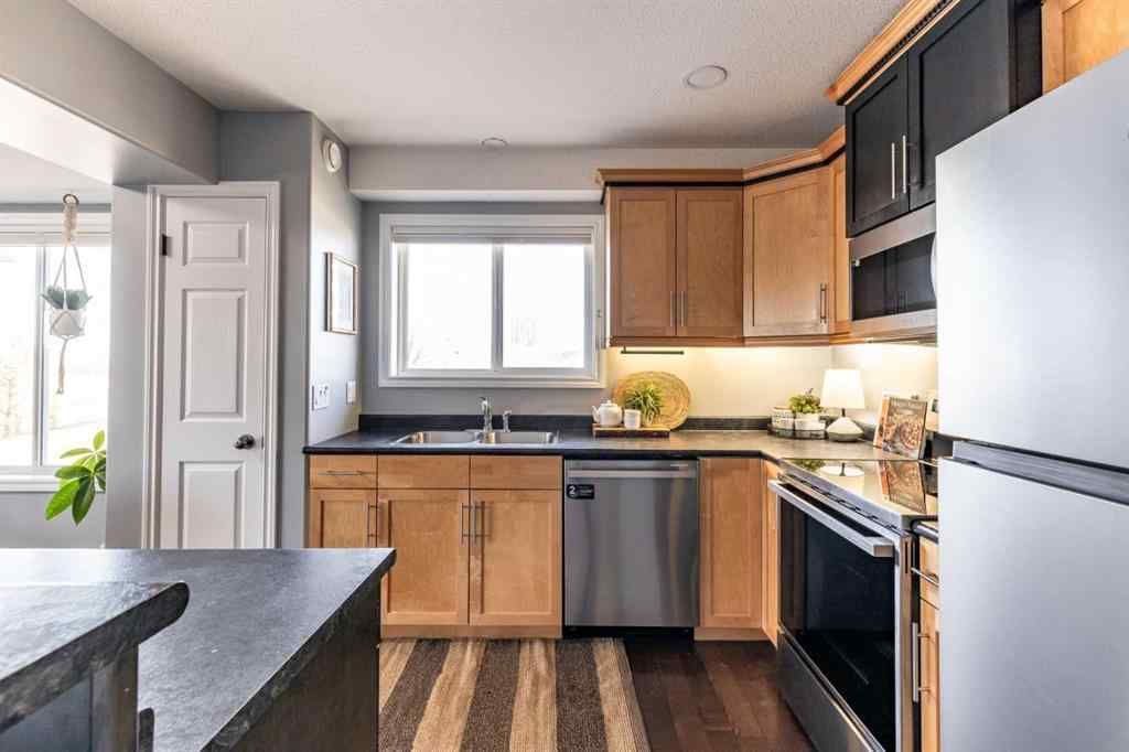 MLS&reg; # A2267973 - Unit #6 81 Sunrise Way SW in SW Southridge Medicine Hat, Residential Open Houses