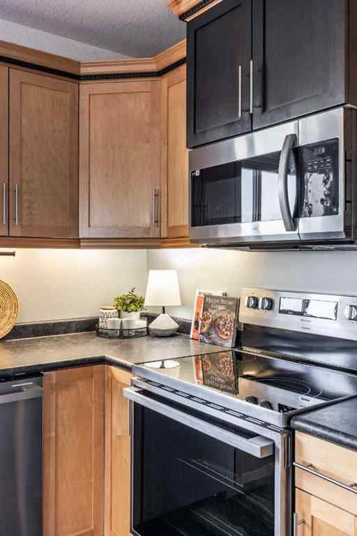 MLS&reg; # A2267973 - Unit #6 81 Sunrise Way SW in SW Southridge Medicine Hat, Residential Open Houses