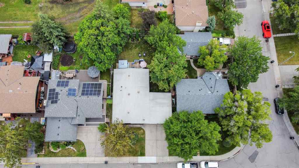 MLS® A2267981 - 823 Cannell Road SW in Canyon Meadows Calgary, Residential